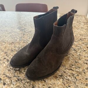 Frye Sacha Leather Western Chelsea Brown Booties... Size 8